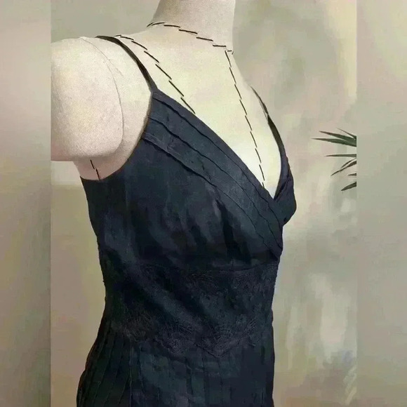 Ann Taylor Black Midi Pleated Dress | Lace Detail | Size 2 - Picture 4 of 8